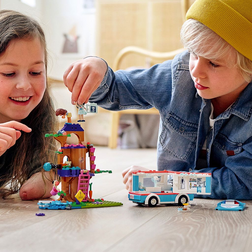 LEGO 41445 Friends Tierrettungswagen Spielzeugauto Tierrettung Spielset mit Olivia und Emma Minipuppen